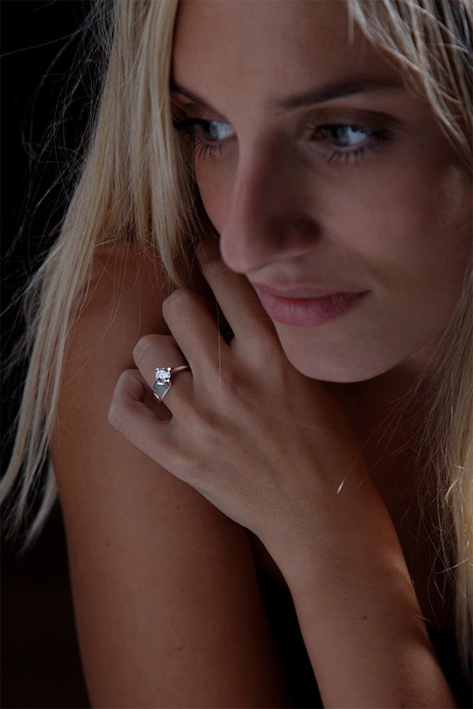 Bague Croisée Solitaire Diamant et Or Gris Bague Diamant Or Gris Bénédikt Aichele Croisée Solitaire