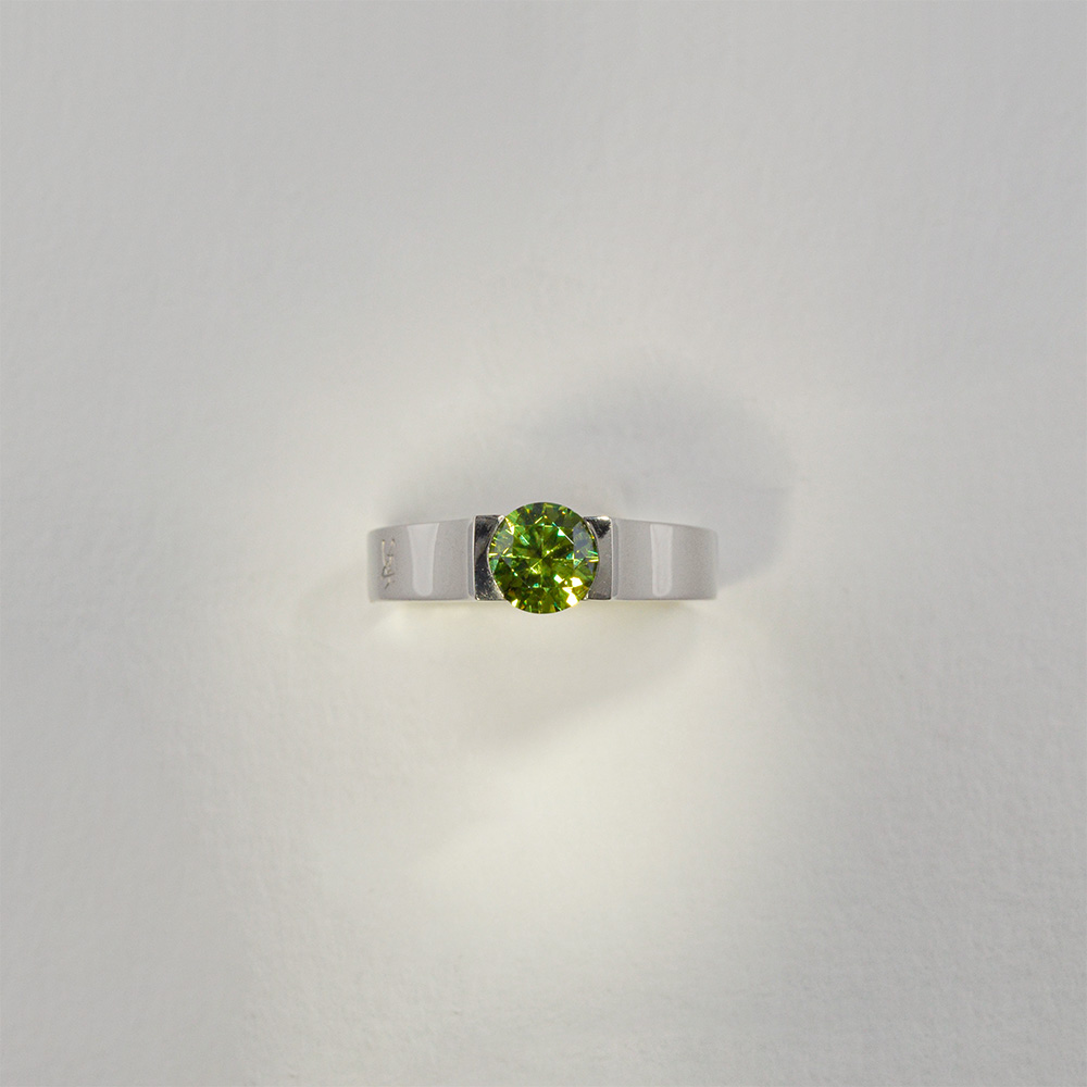 Bague P'tite Alice Grenat Démantoïde Bague P'tite Alice Bénédikt Aïchelé